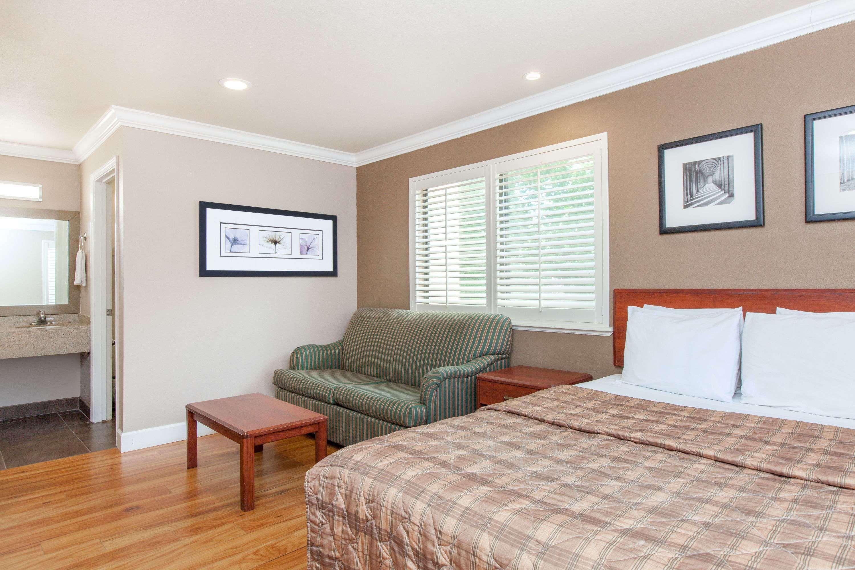 Days Inn By Wyndham San Francisco S/Oyster Point Airport South San Francisco Eksteriør billede